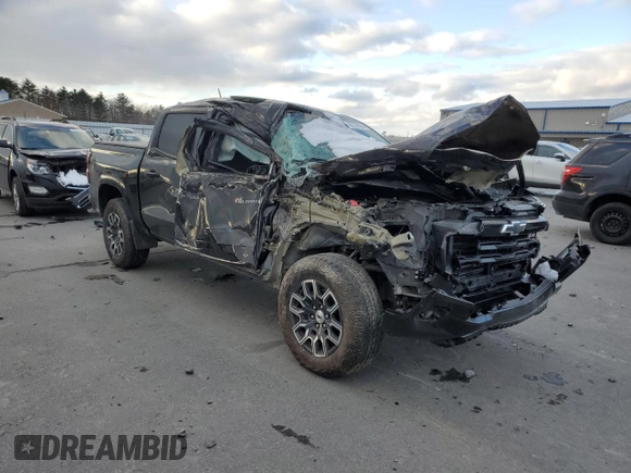 2024 Chevrolet Colorado 4WD Z71 with VIN 1GCPTDEK5R1118964, listed as a Copart auction lot 82744504 with 11,090 mi miles and Salvage Title. Bid and sale history available at carsss.com. Image 4.