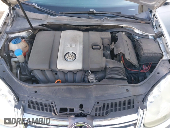 2008 Volkswagen Jetta SE with VIN 3VWRZ71K58M066748, listed as a IAAI auction lot 41734613 with 228,921 mi miles and . Bid and sale history available at DreamBid. Image 10.