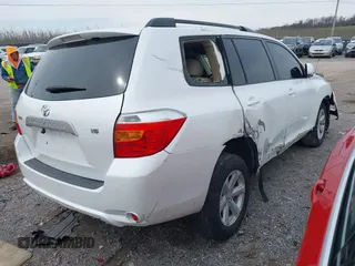 2008 Toyota Highlander z VIN JTEDS41AX82008287, wystawiony jako IAAI lot #41943976 z przebiegiem 84 493 mil mil oraz . Historia ofert i sprzedaży dostępna na DreamBid. Obrazek 4.