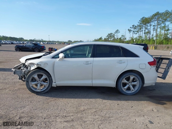 2015 Toyota Venza XLE with VIN 4T3ZK3BB8FU074868, listed as a IAAI auction lot 41903737 with 277,991 mi miles. Bid and sale history available at carsss.com. Image 14.