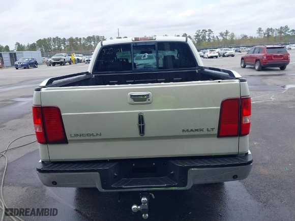 2006 Lincoln Mark LT with VIN 5LTPW18516FJ22601, listed as a IAAI auction lot 41819967 with 231,890 mi miles. Bid and sale history available at carsss.com. Image 16.