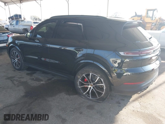 2024 Porsche Cayenne S z VIN WP1AL2AY3RDA35194, wystawiony jako IAAI lot #40984680 z przebiegiem 23 852 mil mil oraz . Historia ofert i sprzedaży dostępna na DreamBid. Obrazek 3.