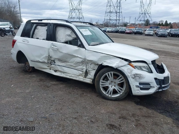 2014 Mercedes-Benz GLK-Class GLK 250 BlueTEC with VIN WDCGG0EBXEG270303, listed as a IAAI auction lot 41748806 with 154,302 mi miles. Bid and sale history available at carsss.com. Image 1.