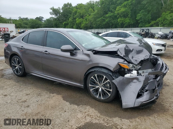 2020 Toyota Camry SE z VIN 4T1G11AK7LU352969, wystawiony jako Copart lot #54168285 z przebiegiem 87 726 mil mil oraz Szkoda całkowita • Salvage title. Historia ofert i sprzedaży dostępna na DreamBid. Obrazek 4.