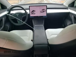2021 Tesla Model 3 Long Range z VIN 5YJ3E1EB7MF055714, wystawiony jako Copart lot #54527535 z przebiegiem 69 321 mil mil oraz Szkoda całkowita • Salvage title. Historia ofert i sprzedaży dostępna na DreamBid. Obrazek 8.