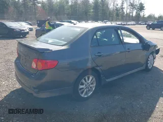 2010 Toyota Corolla z VIN 2T1BU4EE0AC489631, wystawiony jako IAAI lot #42139875 z przebiegiem 257 005 mil mil oraz . Historia ofert i sprzedaży dostępna na DreamBid. Obrazek 4.