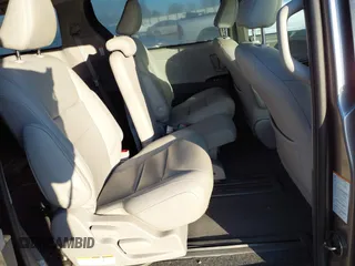 2020 Toyota Sienna XLE Auto Access Seat with VIN 5TDYZ3DC9LS036771, listed as a IAAI auction lot 41780540 with 151,745 mi miles. Bid and sale history available at carsss.com. Image 8.