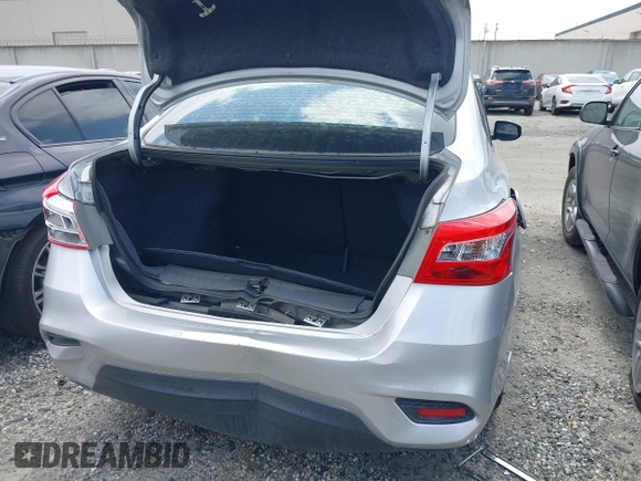 2019 Nissan Sentra S with VIN 3N1AB7AP6KY432493, listed as a IAAI auction lot 41892026 with 72,100 mi miles. Bid and sale history available at carsss.com. Image 17.