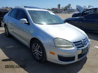 2005 Volkswagen Jetta 2.5 with VIN 3VWSG71K35M628391, listed as a IAAI auction lot 42302550 with 143,565 mi miles and . Bid and sale history available at DreamBid. Image 1.