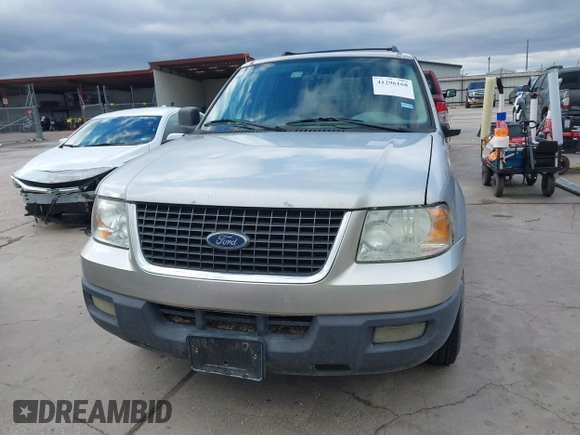 2006 Ford Expedition Special Service with VIN 1FMPU15526LA97931, listed as a IAAI auction lot 41296168 with 160,669 mi miles. Bid and sale history available at carsss.com. Image 13.