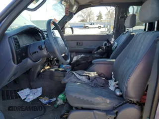 2000 Toyota Tacoma PreRunner с VIN 4TASM92N9YZ609441, выставлен на аукционе Copart как лот 44461035 с пробегом Не указан миль и Списание • Salvage title. История ставок и продаж доступна на DreamBid. Изображение 7.