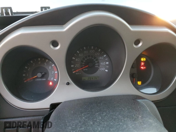 2003 Nissan Xterra SE z VIN 5N1MD28Y93C654487, wystawiony jako Copart lot #88721885 z przebiegiem 254 147 mil mil oraz Czysty tytuł • Clean title. Historia ofert i sprzedaży dostępna na DreamBid. Obrazek 9.