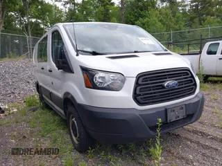 2019 Ford Transit z VIN 1FTYR1ZM4KKA27164, wystawiony jako IAAI lot #42765315 z przebiegiem 115 196 mil mil oraz . Historia ofert i sprzedaży dostępna na DreamBid. Obrazek 1.