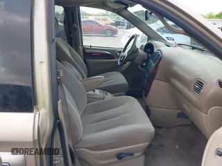 2003 Chrysler Town & Country LXi with VIN 2C4GP54L53R111892, listed as a IAAI auction lot 42069275 with 190,586 mi miles. Bid and sale history available at carsss.com. Image 5.