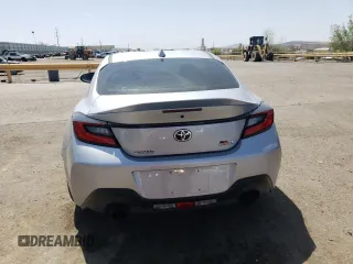 2024 Toyota 86 Premium z VIN JF1ZNBE15R9756816, wystawiony jako Copart lot #52430055 z przebiegiem 5 010 mil mil oraz Szkoda całkowita • Salvage title. Historia ofert i sprzedaży dostępna na DreamBid. Obrazek 6.