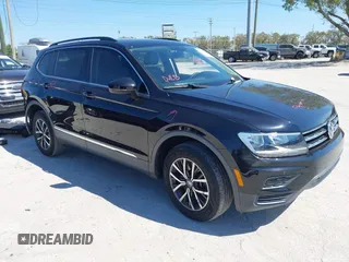 2020 Volkswagen Tiguan SE z VIN 3VV3B7AX7LM086048, wystawiony jako IAAI lot #41716021 z przebiegiem 43 962 mil mil oraz . Historia ofert i sprzedaży dostępna na DreamBid. Obrazek 1.