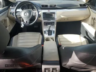 2010 Volkswagen CC Luxury z VIN WVWHP7AN5AE559162, wystawiony jako Copart lot #44496195 z przebiegiem 88 643 mil mil oraz Szkoda całkowita • Salvage title. Historia ofert i sprzedaży dostępna na DreamBid. Obrazek 8.