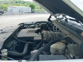 2018 Chevrolet Suburban Premier z VIN 1GNSKJKC6JR402075, wystawiony jako IAAI lot #42124796 z przebiegiem 156 900 mil mil oraz . Historia ofert i sprzedaży dostępna na DreamBid. Obrazek 20.