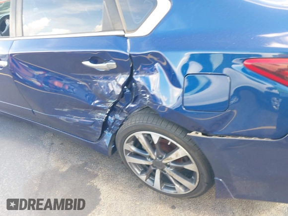 2017 Nissan Altima SR z VIN 1N4AL3AP8HN309048, wystawiony jako IAAI lot #42536729 z przebiegiem 132 465 mil mil oraz . Historia ofert i sprzedaży dostępna na DreamBid. Obrazek 6.