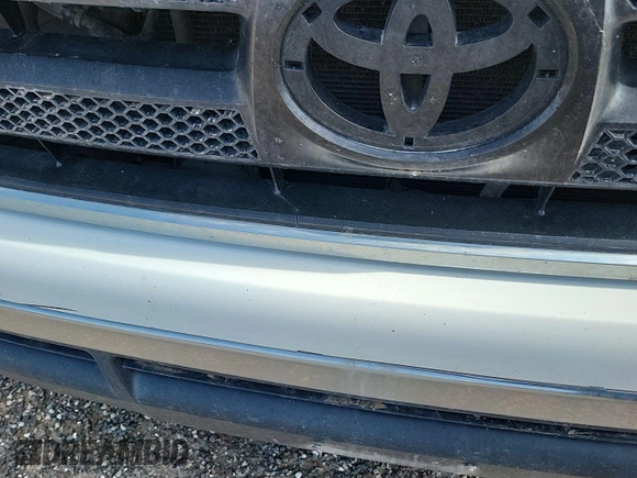 2011 Toyota Tundra with VIN 5TFUY5F1XBX198815, listed as a IAAI auction lot 42571444 with 281,114 mi miles and . Bid and sale history available at DreamBid. Image 16.