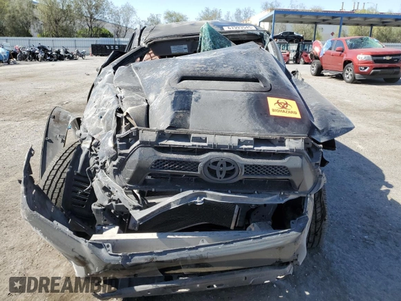 2014 Toyota Tacoma PreRunner with VIN 3TMJU4GN0EM170736, listed as a Copart auction lot 61993545 with 194,801 mi miles and Salvage title. Bid and sale history available at DreamBid. Image 5.