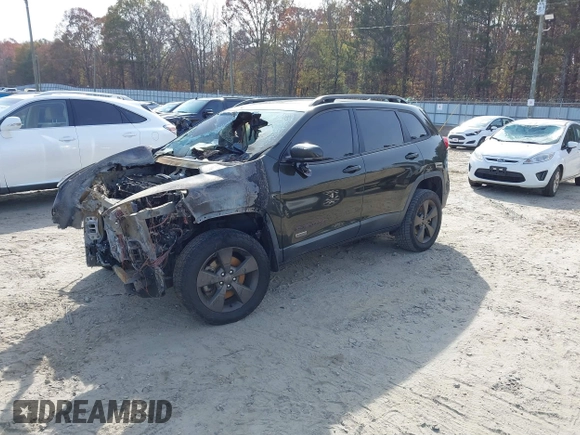 2016 Jeep Cherokee Latitude with VIN 1C4PJMCB1GW343942, listed as a IAAI auction lot 41009555 with 1 mi miles. Bid and sale history available at carsss.com. Image 2.