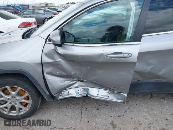 2017 Jeep Cherokee Latitude with VIN 1C4PJLCB0HW640731, listed as a IAAI auction lot 42327480 with 133,884 mi miles and . Bid and sale history available at DreamBid. Image 6.