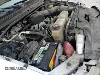 2001 Ford F-250 XL z VIN 1FTNW21S81EB16308, wystawiony jako Copart lot #85760504 z przebiegiem 291 738 mil mil oraz Szkoda całkowita • Salvage title. Historia ofert i sprzedaży dostępna na DreamBid. Obrazek 14.