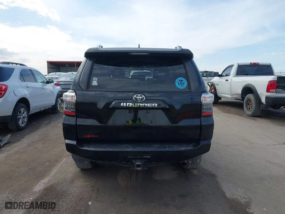2018 Toyota 4Runner SR5 with VIN JTEBU5JRXJ5579666, listed as a IAAI auction lot 41662876 with 131,909 mi miles. Bid and sale history available at carsss.com. Image 16.