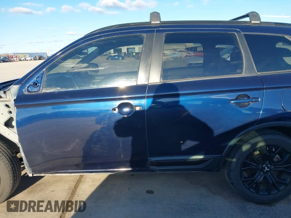 2018 Mitsubishi Outlander SE with VIN JA4AD3A34JZ028412, listed as a IAAI auction lot 41282094 with 88,020 mi miles and . Bid and sale history available at DreamBid. Image 15.