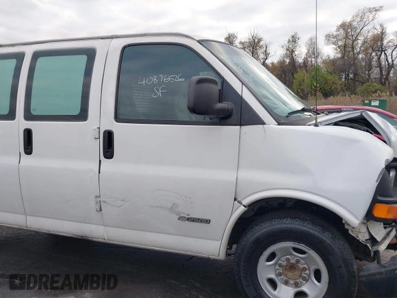 2003 Chevrolet Express Cargo with VIN 1GCGG25U431160656, listed as a IAAI auction lot 40876526 with 438,231 mi miles and . Bid and sale history available at DreamBid. Image 18.