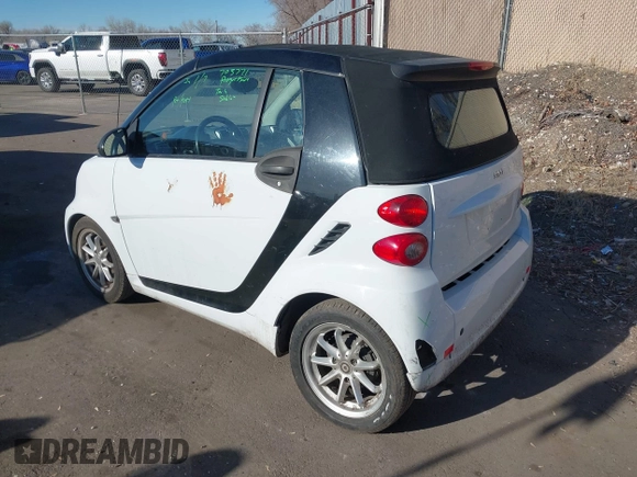 2009 Smart fortwo Passion with VIN WMEEK31X79K270472, listed as a IAAI auction lot 41365417 with 112,367 mi miles. Bid and sale history available at carsss.com. Image 3.