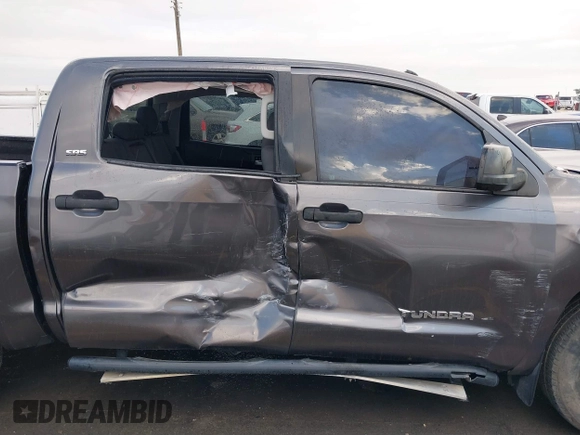 2014 Toyota Tundra SR5 z VIN 5TFEM5F16EX082421, wystawiony jako IAAI lot #40735426 z przebiegiem 173 005 mil mil oraz . Historia ofert i sprzedaży dostępna na DreamBid. Obrazek 17.