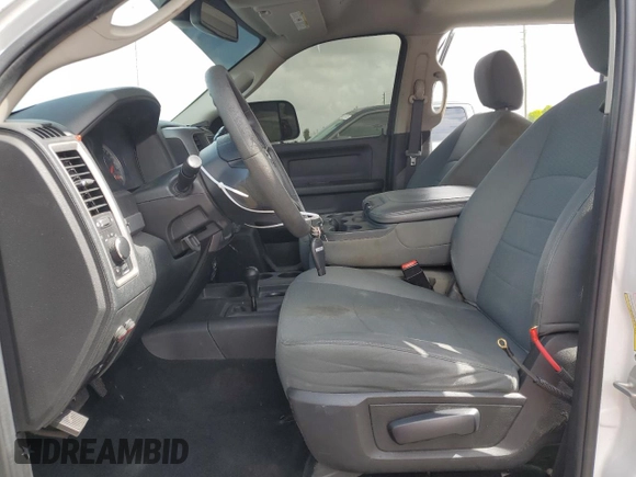 2018 Ram 2500 Tradesman z VIN 3C6TR5CT2JG241746, wystawiony jako Copart lot #60761495 z przebiegiem 191 645 mil mil oraz Czysty tytuł • Clean title. Historia ofert i sprzedaży dostępna na DreamBid. Obrazek 7.