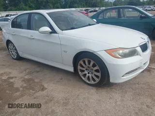 2006 BMW 3 Series 330i с VIN WBAVB33526PS18608, выставлен на аукционе IAAI как лот 42521613 с пробегом Не указан миль и . История ставок и продаж доступна на DreamBid. Изображение 1.