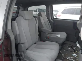 2006 Kia Sedona LX with VIN KNDMB233266022696, listed as a IAAI auction lot 41941355 with 1 mi miles. Bid and sale history available at carsss.com. Image 8.