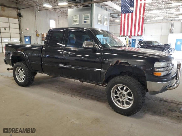 2000 Chevrolet Silverado 1500 LT with VIN 1GCEK19T6YE280296, listed as a Copart auction lot 53191135 with 210,797 mi miles and Clean Title. Bid and sale history available at carsss.com. Image 4.
