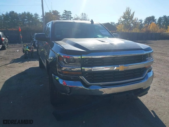 2017 Chevrolet Silverado 1500 LT with VIN 1GCVKREC8HZ203054, listed as a IAAI auction lot 40660421 with 93,790 mi miles. Bid and sale history available at carsss.com. Image 1.