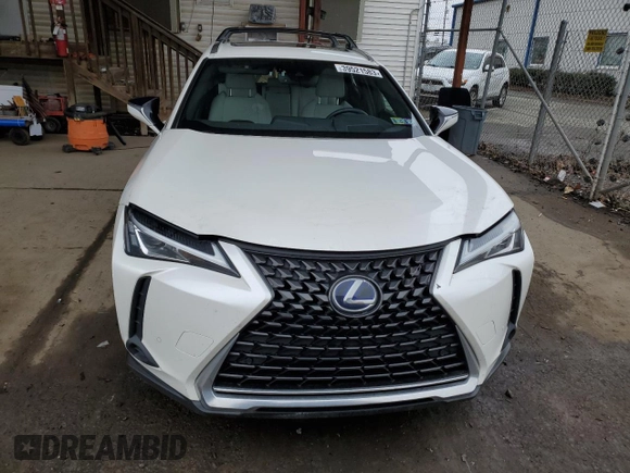 2020 Lexus UX with VIN JTHP9JBH1L2029527, listed as a Copart auction lot 39521583 with 9,093 mi miles. Bid and sale history available at carsss.com. Image 5.