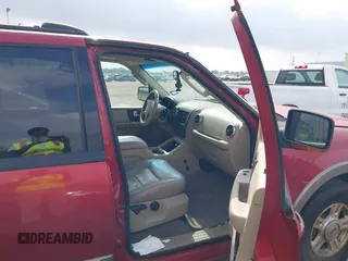 2004 Ford Expedition Eddie Bauer with VIN 1FMPU17L14LA31265, listed as a IAAI auction lot 42124544 with 1 mi miles. Bid and sale history available at carsss.com. Image 5.