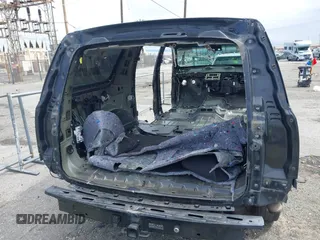 2015 Cadillac Escalade ESV Premium z VIN 1GYS4JKJ4FR221771, wystawiony jako IAAI lot #41752472 z przebiegiem Nie podano mil oraz . Historia ofert i sprzedaży dostępna na DreamBid. Obrazek 18.