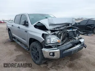 2021 Toyota Tundra 2WD SR5 with VIN 5TFEY5F15MX287599, listed as a IAAI auction lot 41631241 with 61,520 mi miles. Bid and sale history available at carsss.com. Image 1.