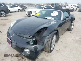 2007 Pontiac Solstice z VIN 1G2MB35B87Y135895, wystawiony jako IAAI lot #41733986 z przebiegiem 50 109 mil mil oraz . Historia ofert i sprzedaży dostępna na DreamBid. Obrazek 6.
