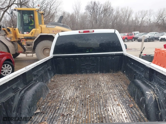 2000 Chevrolet Silverado 1500 with VIN 1GCEC14W0YE199633, listed as a IAAI auction lot 41465837 with 241,159 mi miles. Bid and sale history available at carsss.com. Image 12.