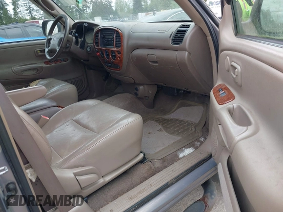 2000 Toyota Tundra Limited with VIN 5TBBT481XYS068716, listed as a IAAI auction lot 42105380 with 281,055 mi miles. Bid and sale history available at carsss.com. Image 5.