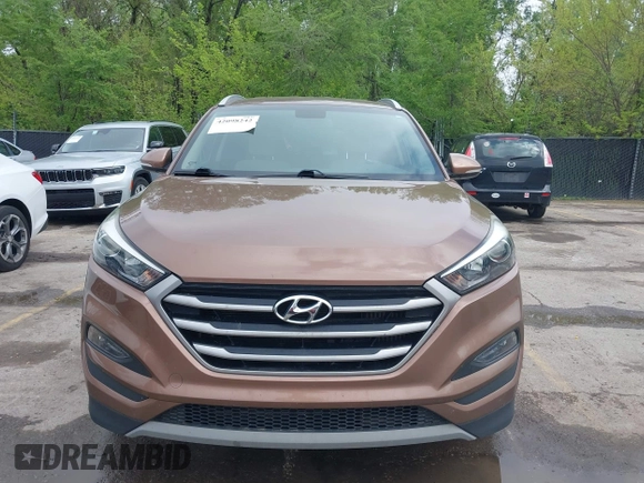 2017 Hyundai Tucson Value z VIN KM8J33A29HU389413, wystawiony jako IAAI lot #42098242 z przebiegiem 98 738 mil mil oraz . Historia ofert i sprzedaży dostępna na DreamBid. Obrazek 12.