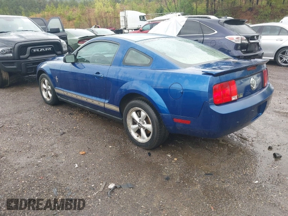 2007 Ford Mustang Deluxe with VIN 1ZVFT80NX75334686, listed as a IAAI auction lot 41922547 with 83,148 mi miles. Bid and sale history available at carsss.com. Image 3.
