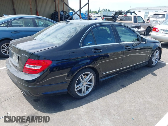 2012 Mercedes-Benz C 300 Sport с VIN WDDGF8BB9CA642697, выставлен на аукционе IAAI как лот 42479043 с пробегом 93 021 миль миль и . История ставок и продаж доступна на DreamBid. Изображение 4.