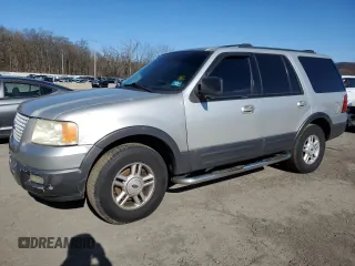 2004 Ford Expedition XLT with VIN 1FMFU16W24LA90624, listed as a Copart auction lot 52452175 with 215,224 mi miles and Clean Title. Bid and sale history available at carsss.com. Image 1.