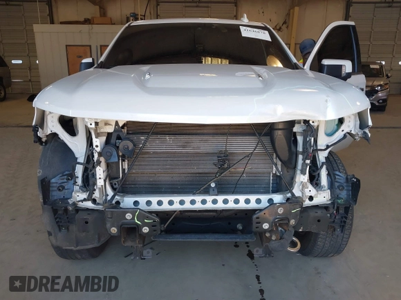 2019 Chevrolet Silverado 1500 High Country with VIN 1GCUYHEL3KZ158830, listed as a IAAI auction lot 41646878 with 105,524 mi miles. Bid and sale history available at carsss.com. Image 6.